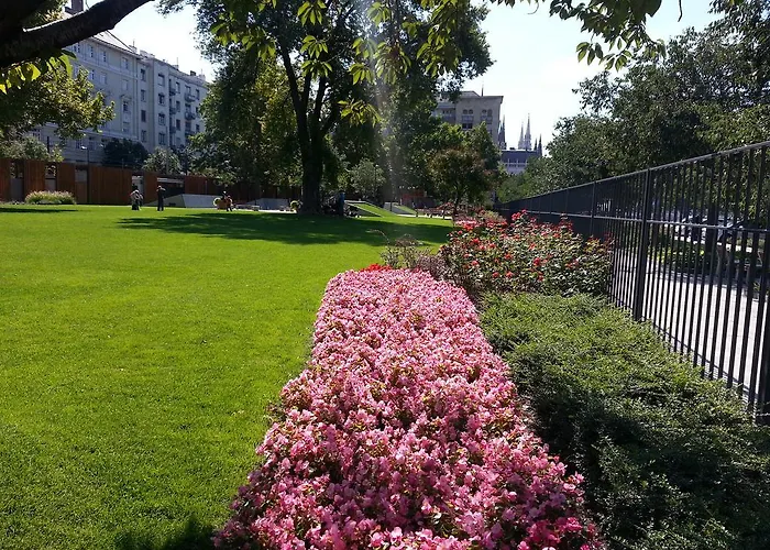 Balaton Delux * Budapest