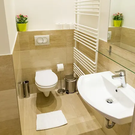 Balaton Delux Apartment *